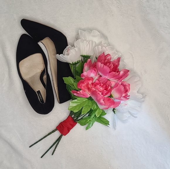 Shoes - Picture 4 of 5